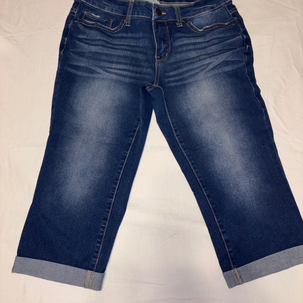 Time and Tru Womens Size 14 Dark Wash Cuffed Denim Capri Jeans Mid Rise